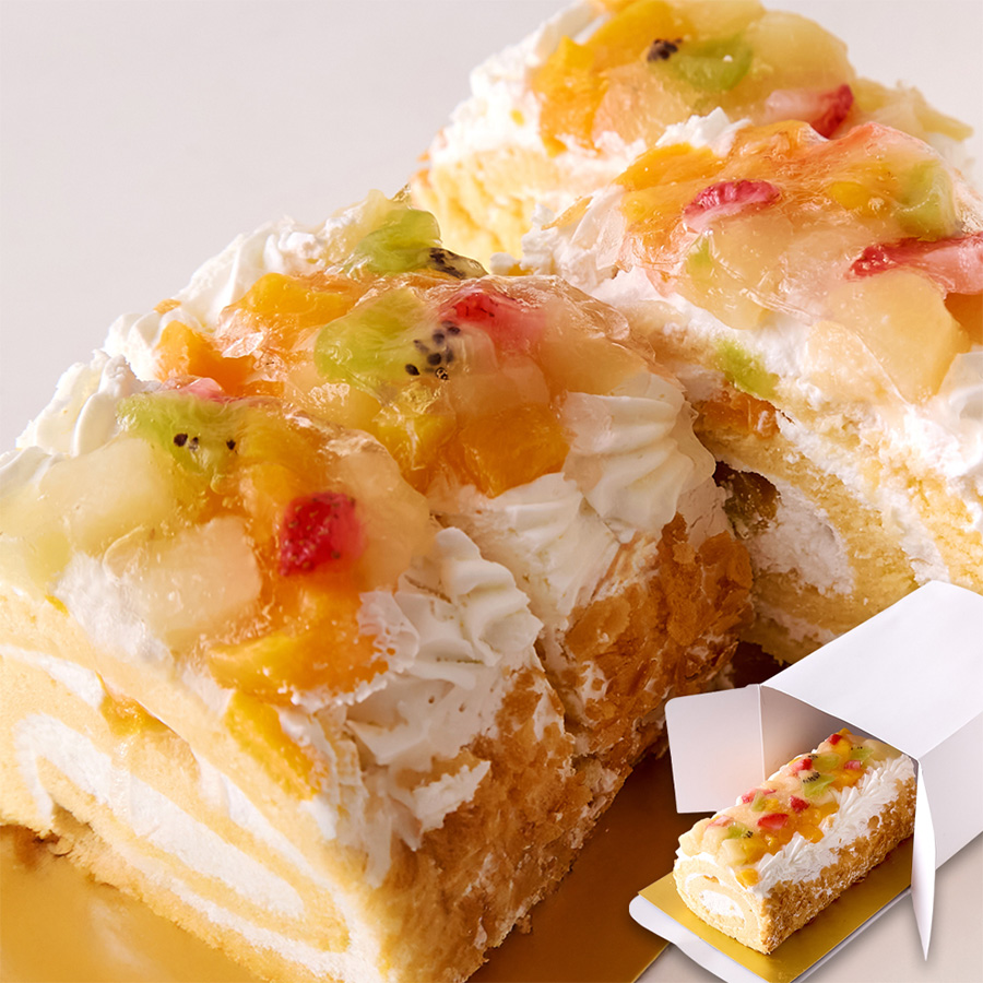 4種のフルーツがたっぷり!!とっても贅沢なフルーツロールケーキ