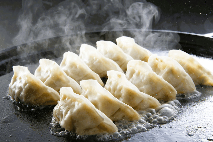 お肉屋の特製生餃子